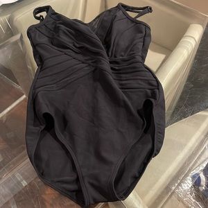 Miraclesuit black size large fully snatched bathing suit never worn